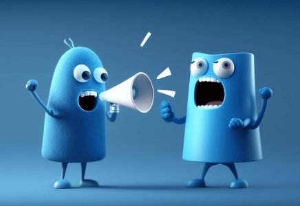 Deux personnages de dessins animés bleus faisant la promotion avec un mégaphone dans le cadre d'une campagne de marketing sortant.